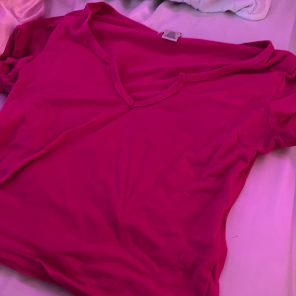 pink cropped t